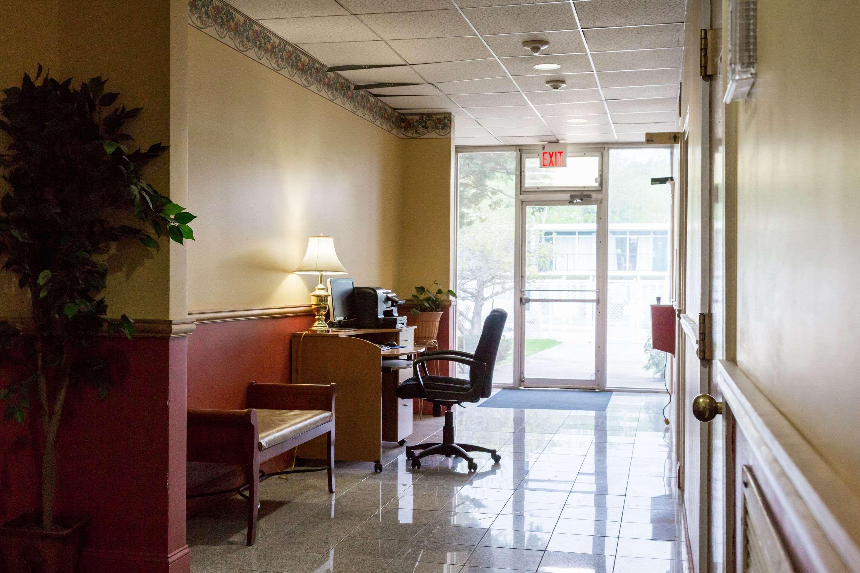 Fireside Inn & Suites Auburn Lewiston Exterior photo