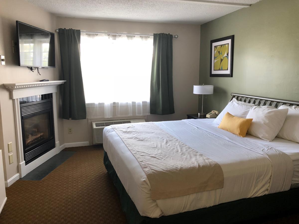 Fireside Inn & Suites Auburn Lewiston Exterior photo